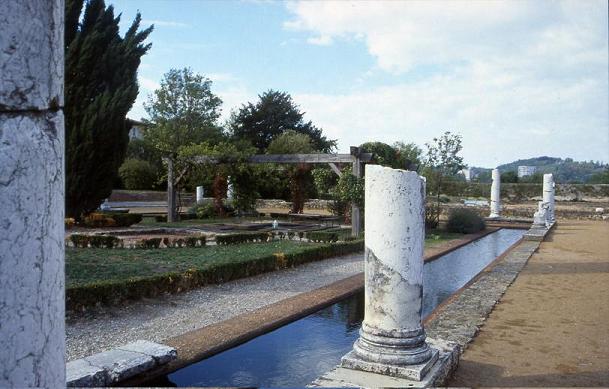 Jardin antique (à Richebourg, Yvelines)