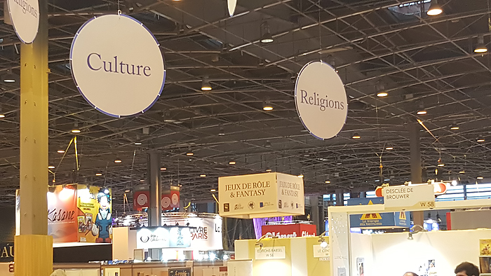 D'ailleurs, de la religion à l'heroïc fantasy, au Salon, il n'y a qu'un pas.